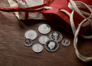«Монеты Монди» с изображением Короля Чарльза III будут розданы в ходе специальной службы Королевой Камиллой